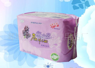 夜用棉柔貼身薰衣草衛生巾，含薰衣草配方，清新祛味